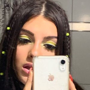 Meet your Posher, Abby